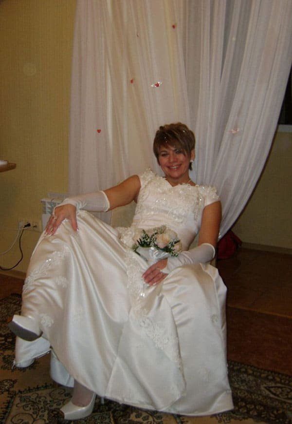 Newlywed Amateur's Explicit Wedding Night Photos - Hot Bride in Action!