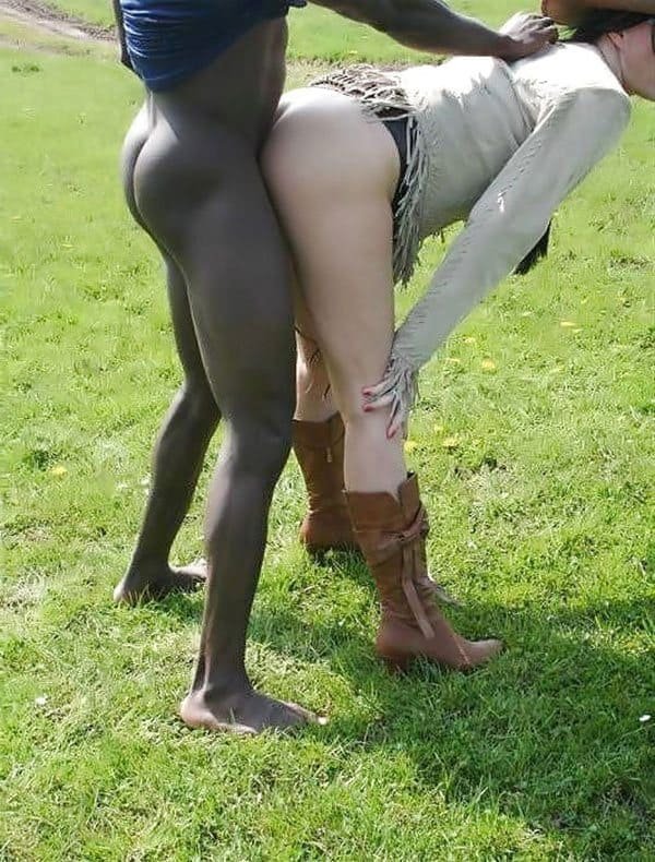 Interracial Amateur Porn: Hardcore Interracial Sex Photos