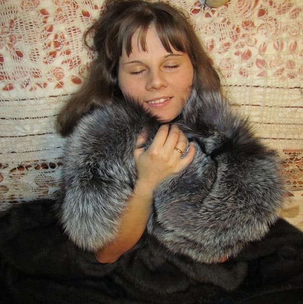 Naked Wife in Fur Coat: Explicit Amateur Nude Photo