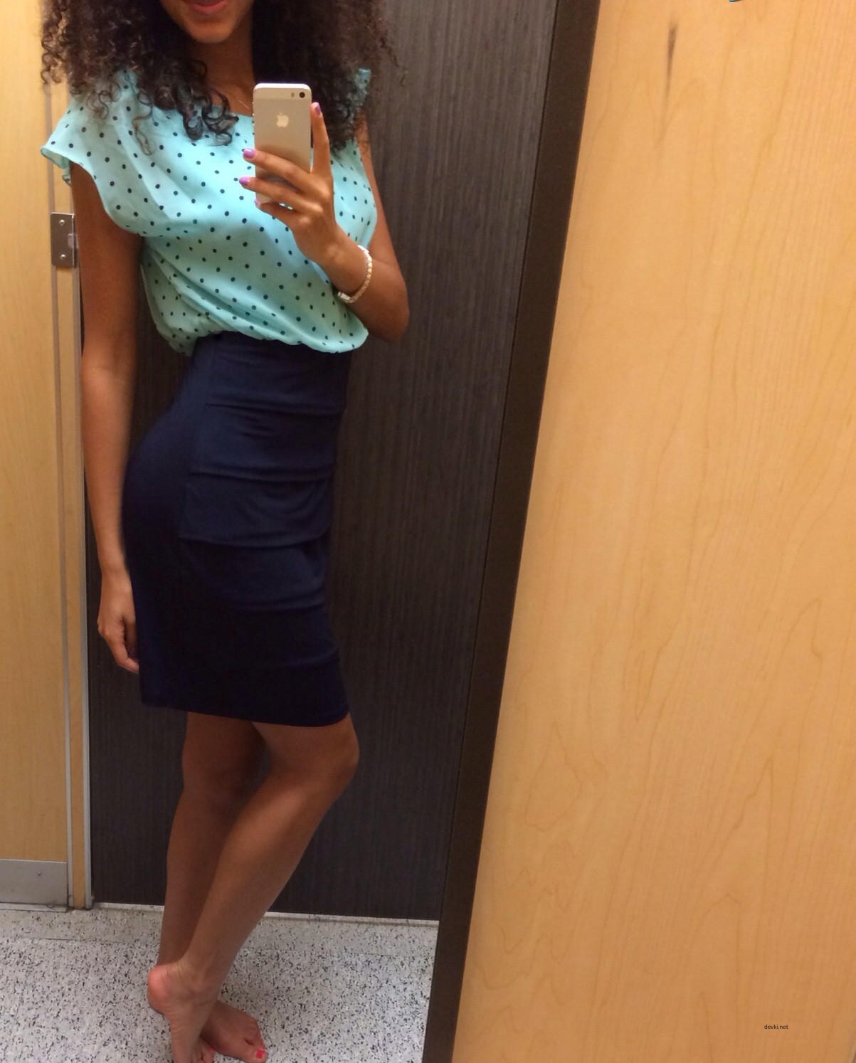 Naughty Cutie Takes Sexy Selfie on Phone - Amateur Photo