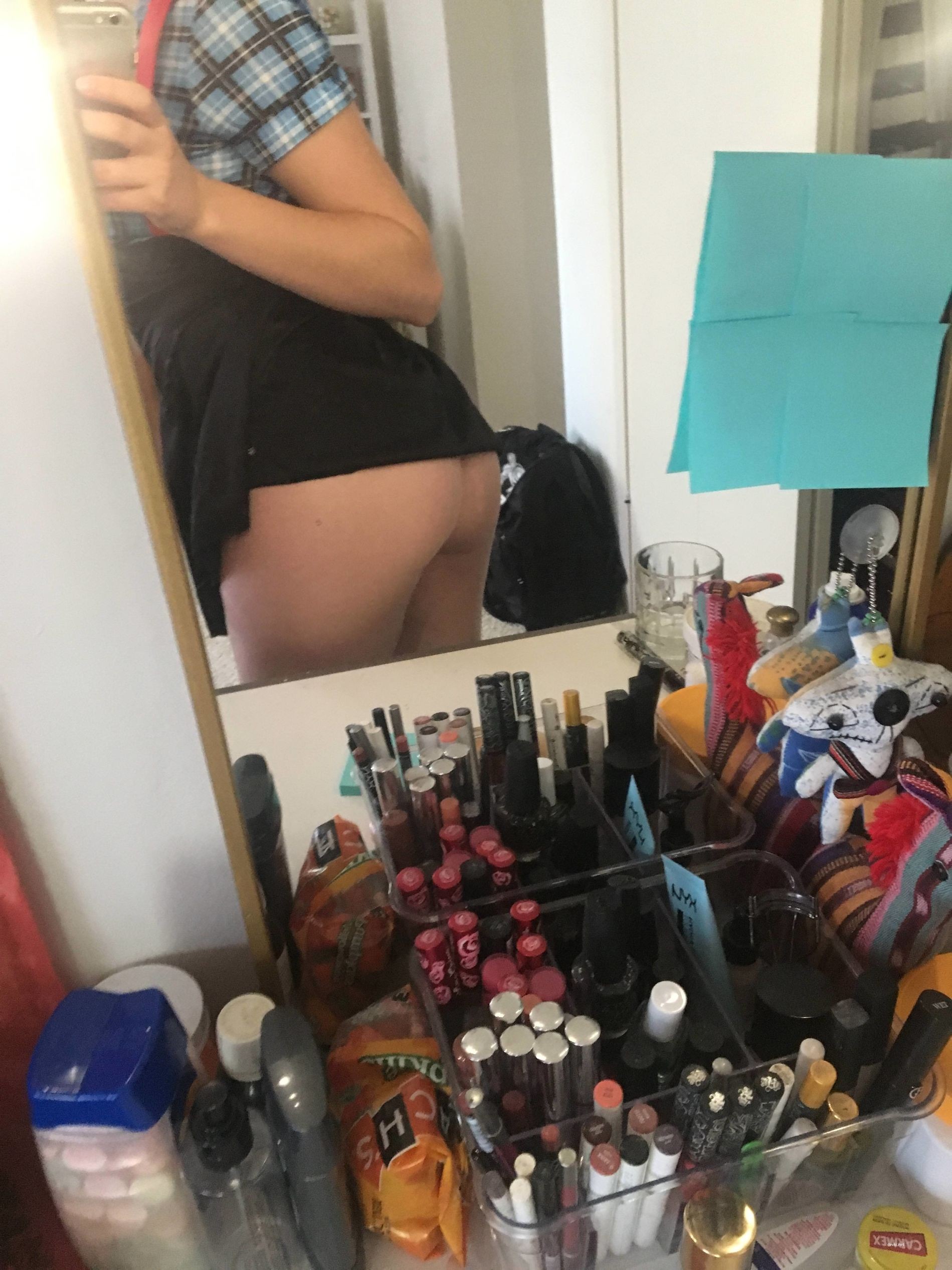 Amateur Porn Selfie: Pussy Stretched with Sex Toy