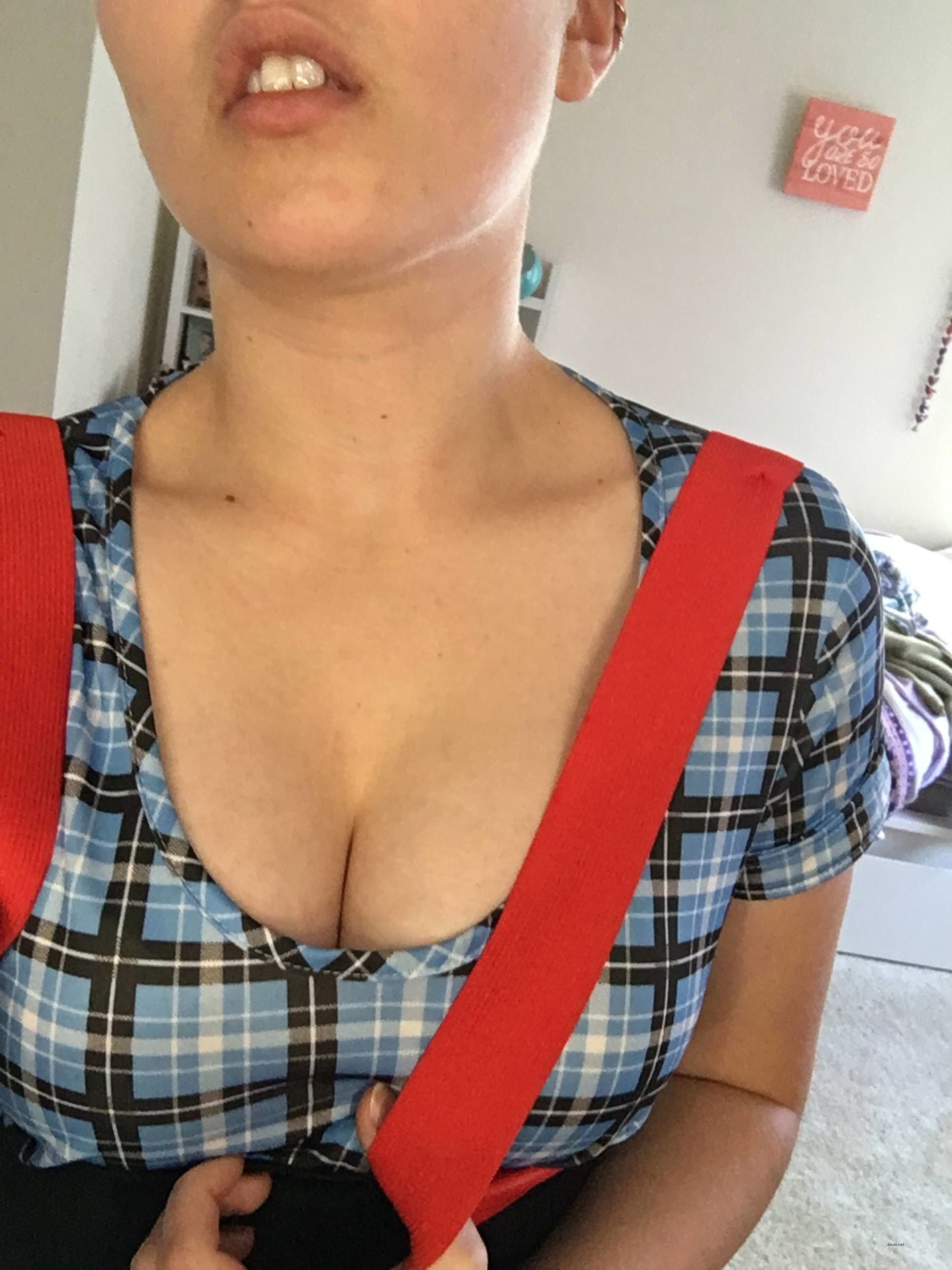 Amateur Porn Selfie: Pussy Stretched with Sex Toy