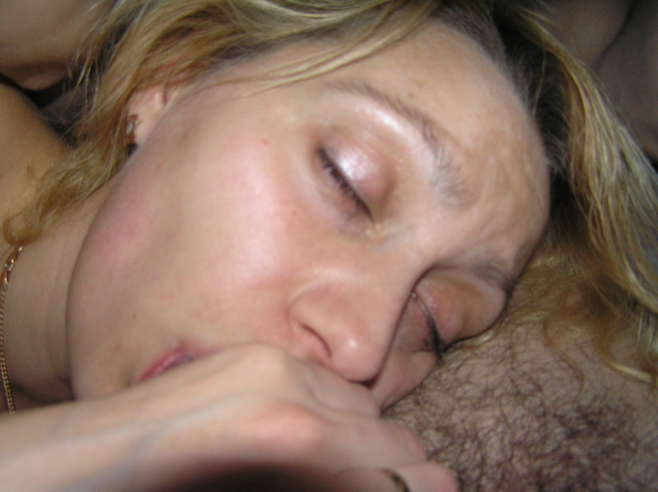 Hot Amateur Alenka Naked in Shower: Explicit Homemade Porn Pics