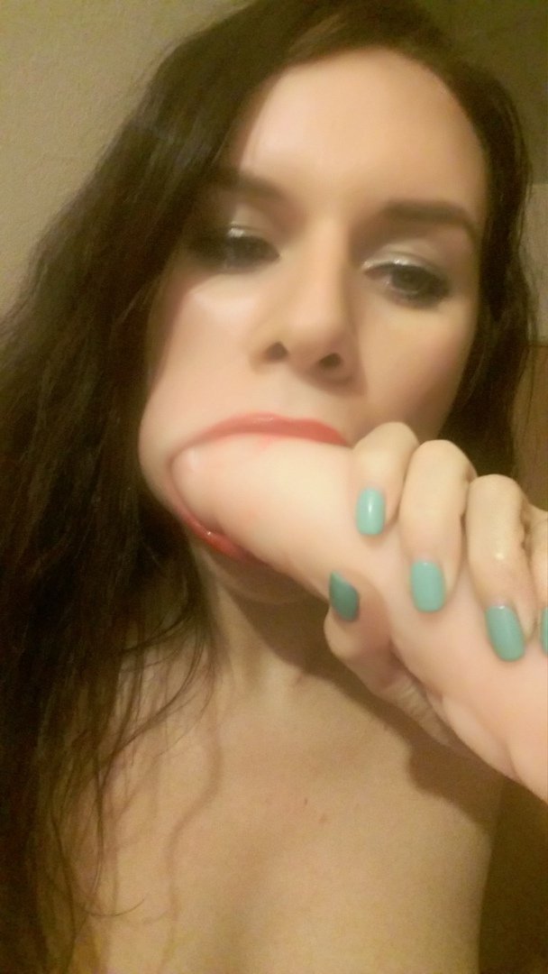 Hot Amateur Blowjob Photos - Sexy Russian Babe Loves Giving Head