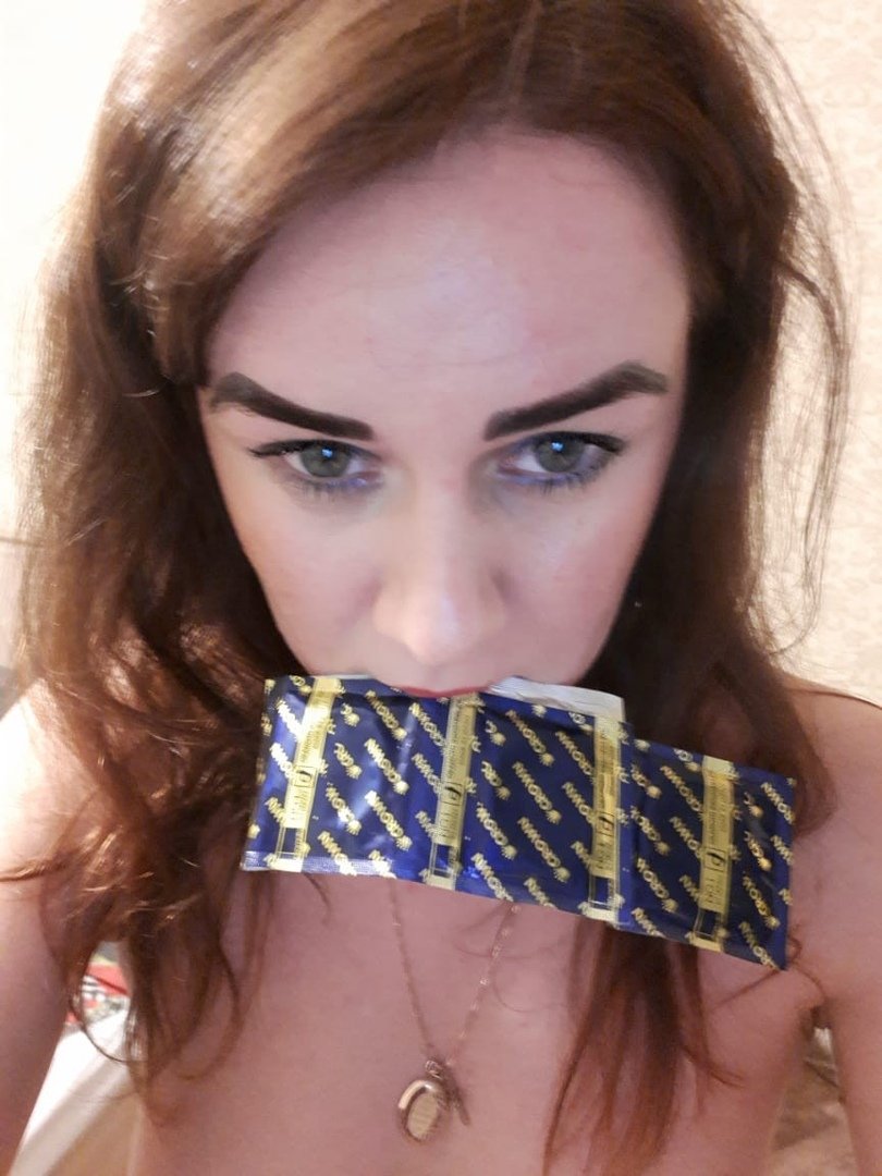 Hot Amateur Blowjob Photos - Sexy Russian Babe Loves Giving Head