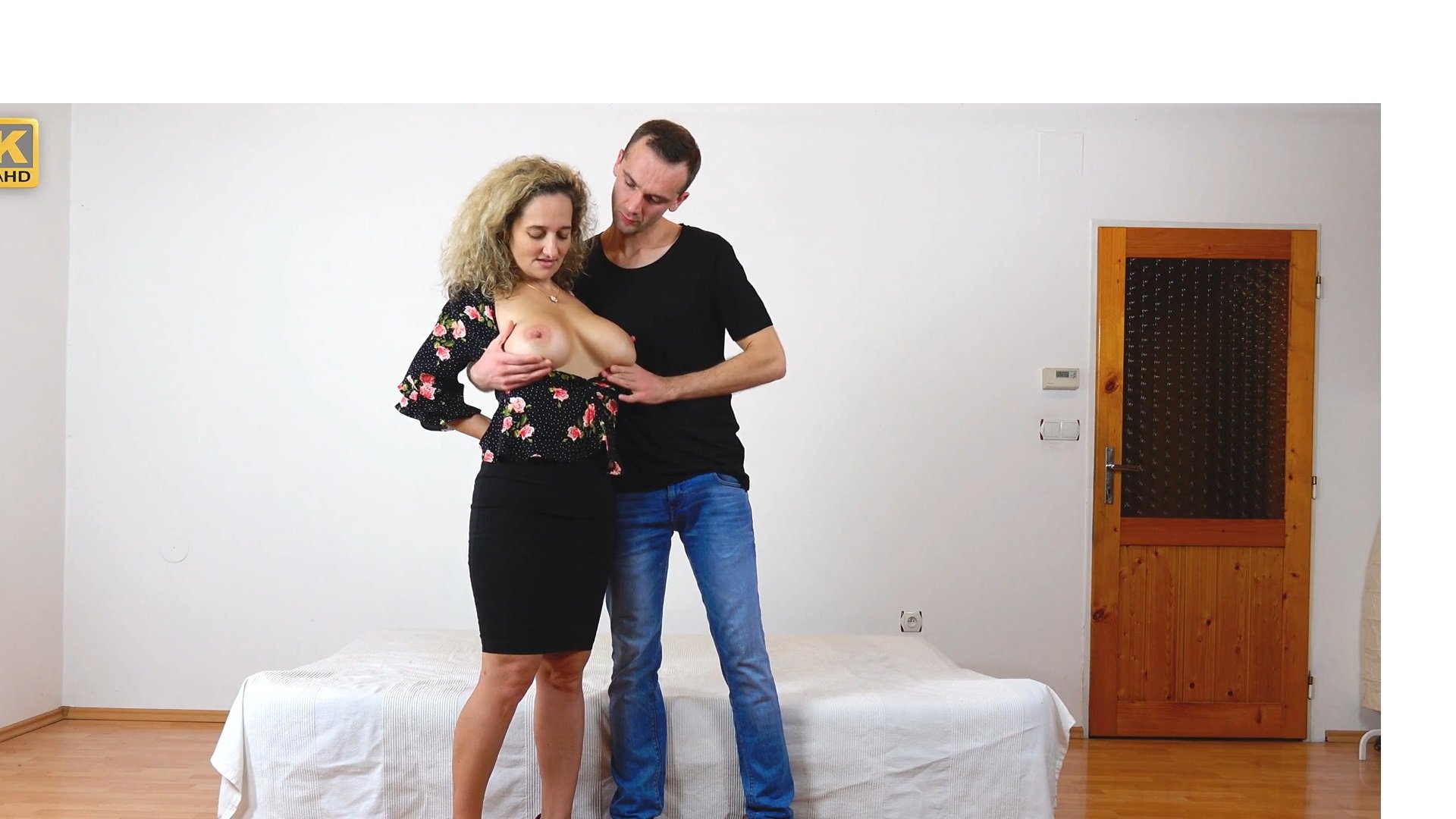 Hot MILF Friend's Mom Amateur Porn Pics