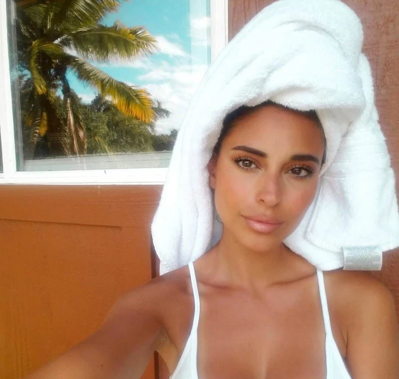 XXX Hot Girl Kiara Exposed: 36 Explicit Photos of Sexy Content