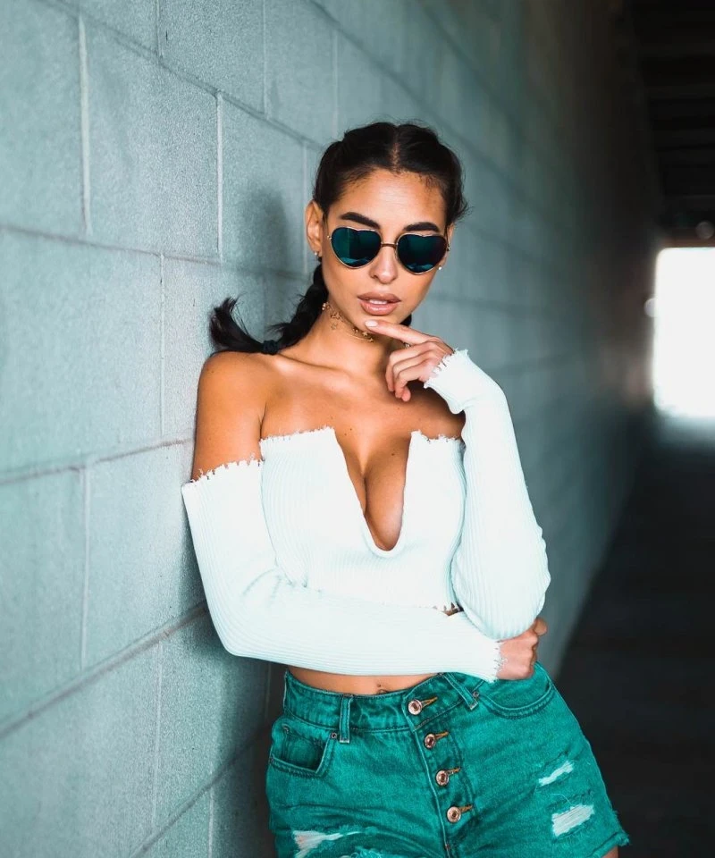 XXX Hot Girl Kiara Exposed: 36 Explicit Photos of Sexy Content