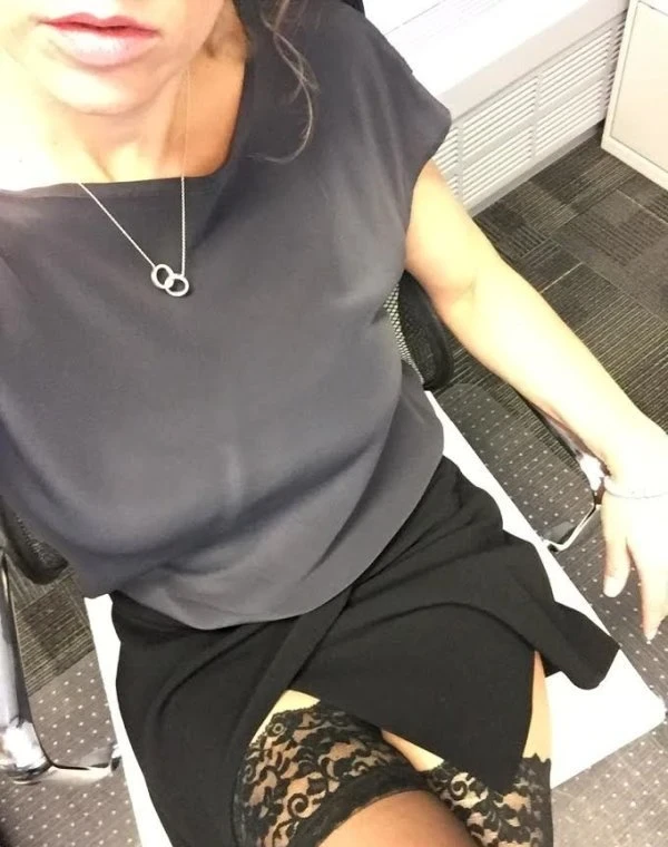 Hot Babes Bored at Work: 24 Steamy Photos of Girls Looking for Fun