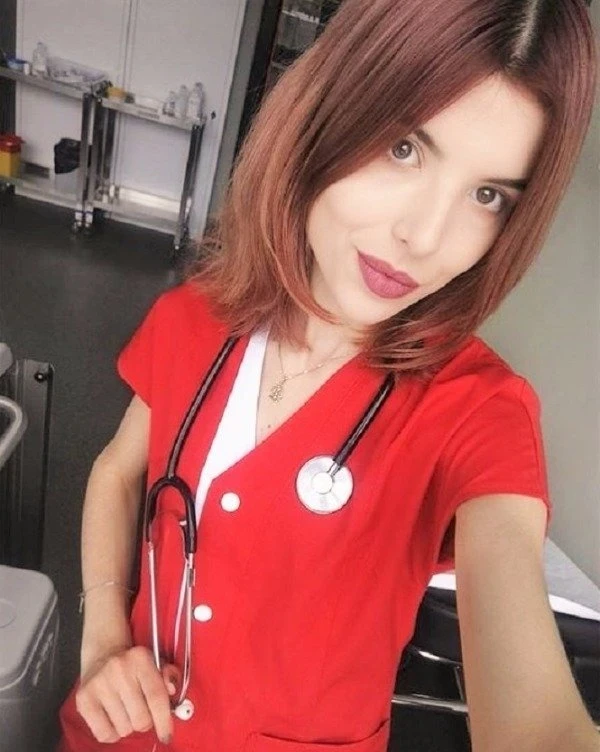 Hot Office Babes Bored at Work - 30 Steamy Photos