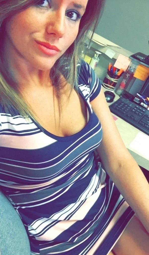 Hot Office Babes Bored at Work - 30 Steamy Photos