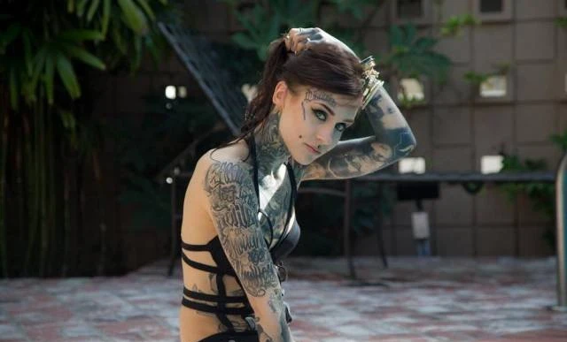 Sizzling Tattooed Babes Unleashed: 47 Explicit Photos of Hot Girls without Inhibitions