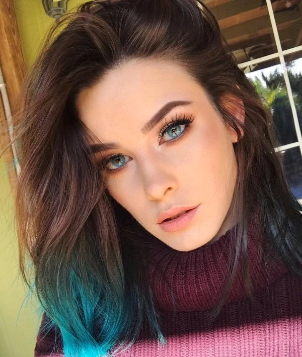 Blondes vs. Brunettes: Hot Babes That Will Drive Men Wild! (38 Pics)