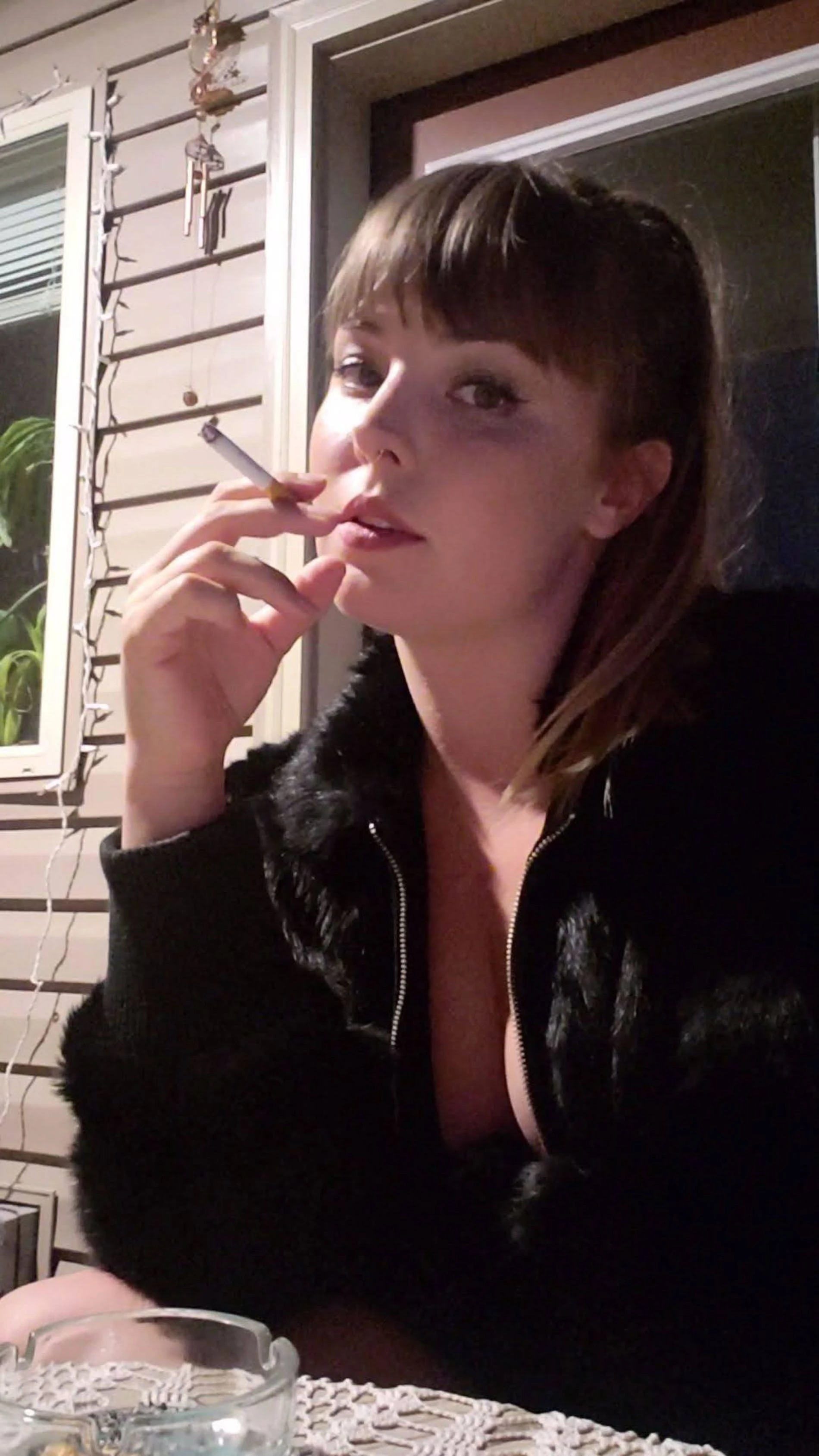 Curvy Seductress: Amateur BBW Temptress in Lingerie