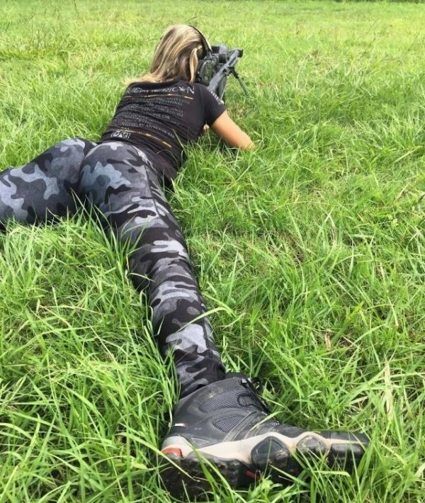 Fit Babes in Tight Yoga Pants (38 Photos): Sexy and Slim Beauties Show Off Curves