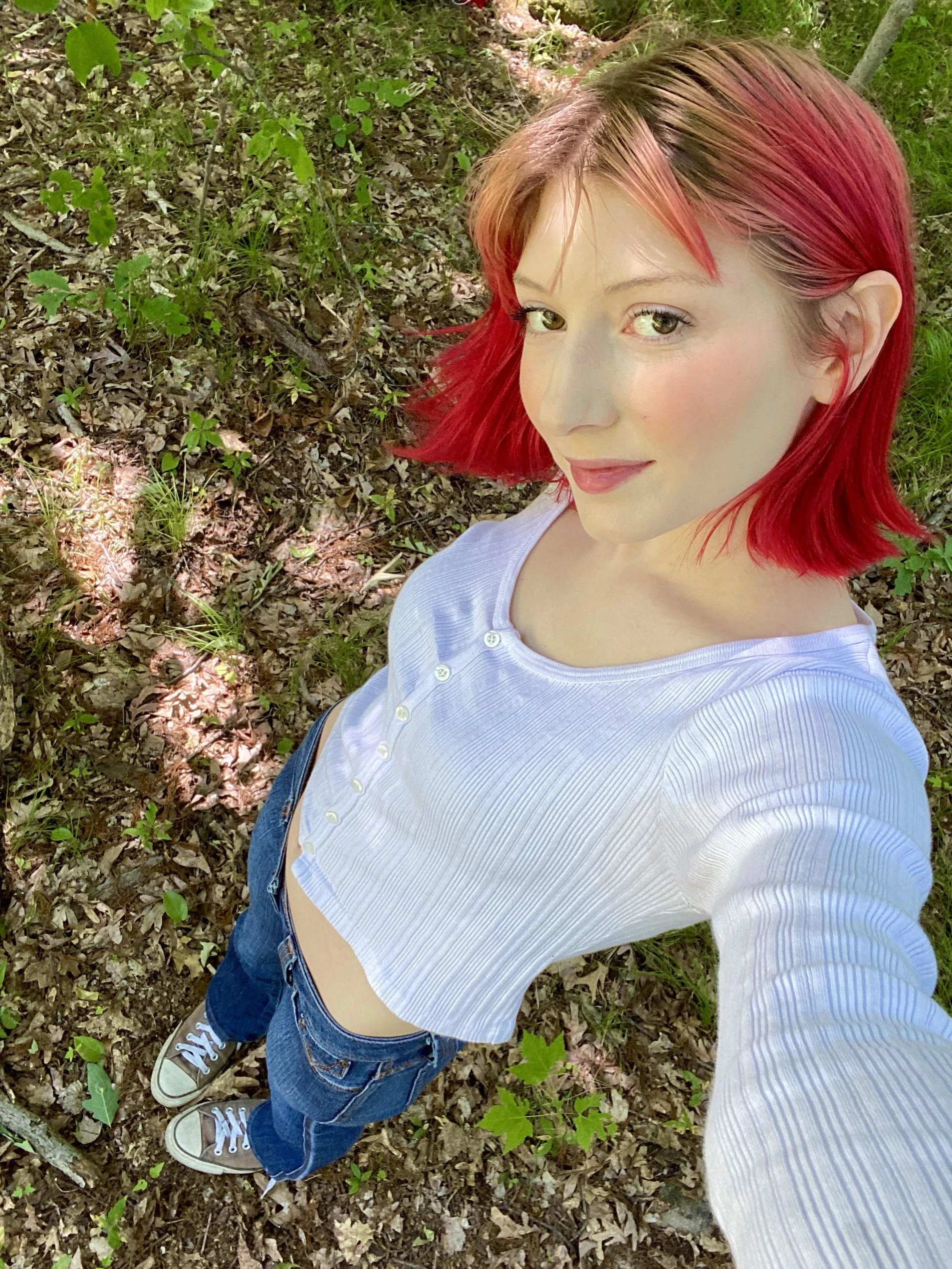 Skinny Body, Juicy Pussy: Amateur Photo Exposing Slim and Meaty Pussy