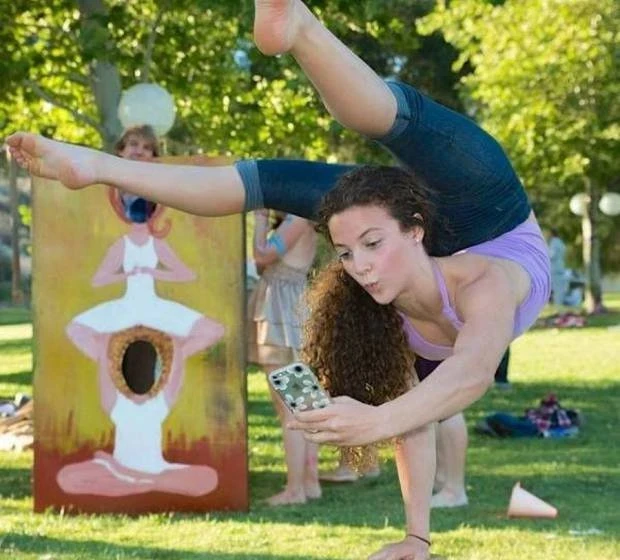 Wild and Crazy Girls Going All Out: 41 Explicit Photos of Fun and Madness