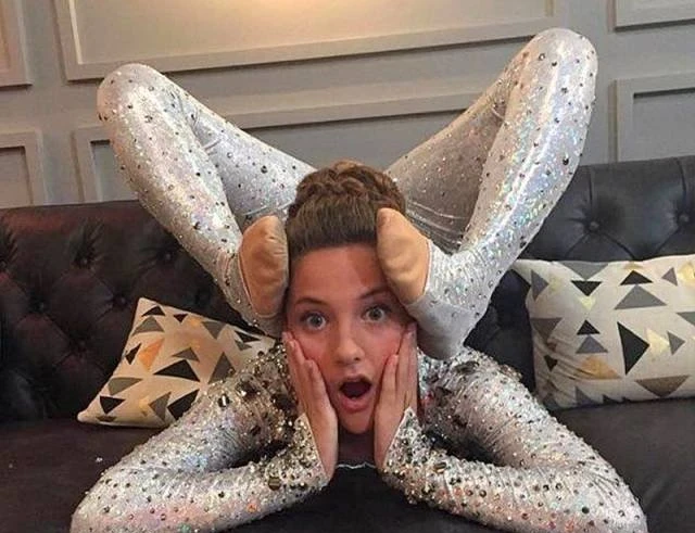 Wild and Crazy Girls Going All Out: 41 Explicit Photos of Fun and Madness