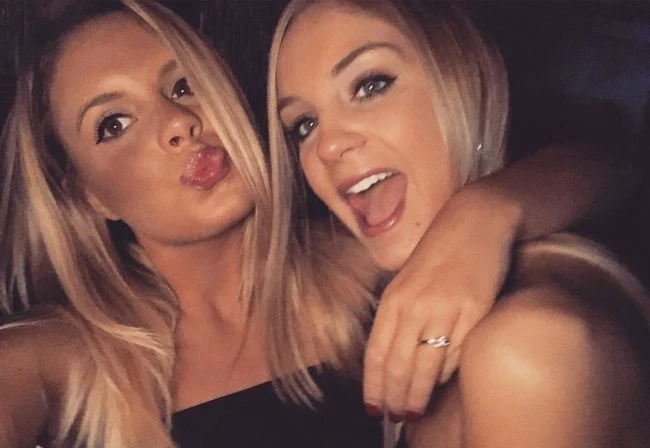 Sexy and Playful Girlfriends and Sisters (40 Photos) - Hot Babes, Cute Girls, and Siblings Bonding