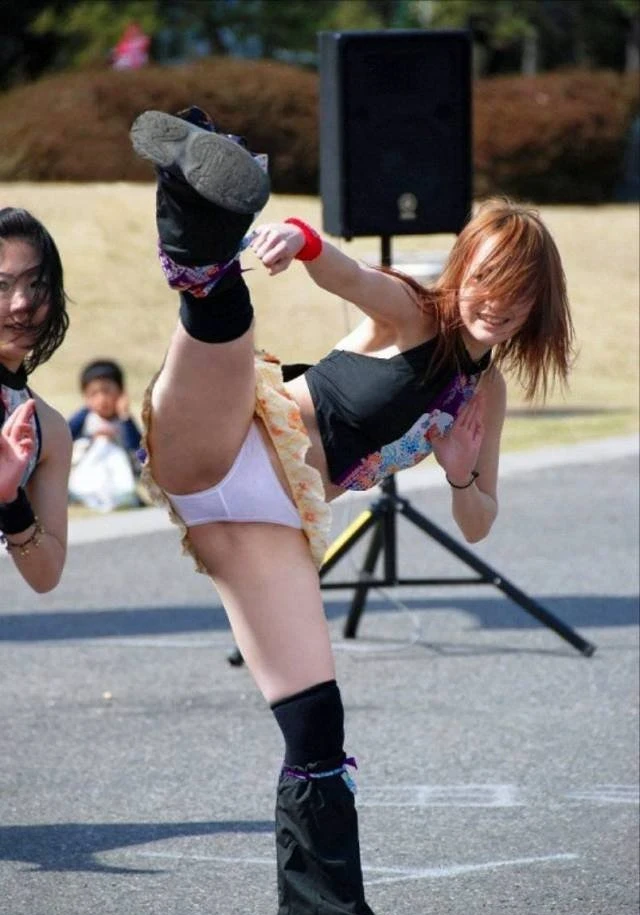 Wild and Fun Girls Love to Party and Let Loose (45 Photos)