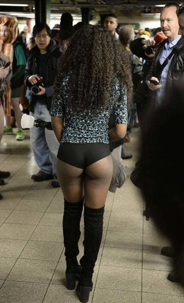 Wild and Fun Girls Love to Party and Let Loose (45 Photos)