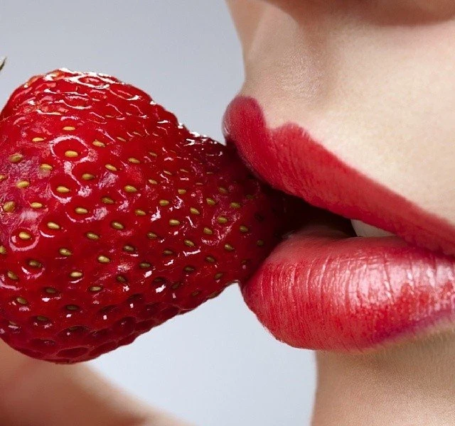 Seductive Fusion - Girls and Food: A Deliciously Erotic Combination