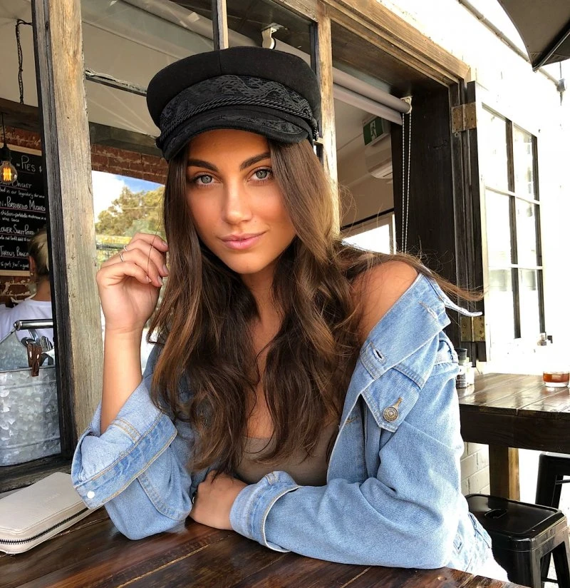 Hot Australian Nurse Stef Rayner: Explicit Photos and Videos