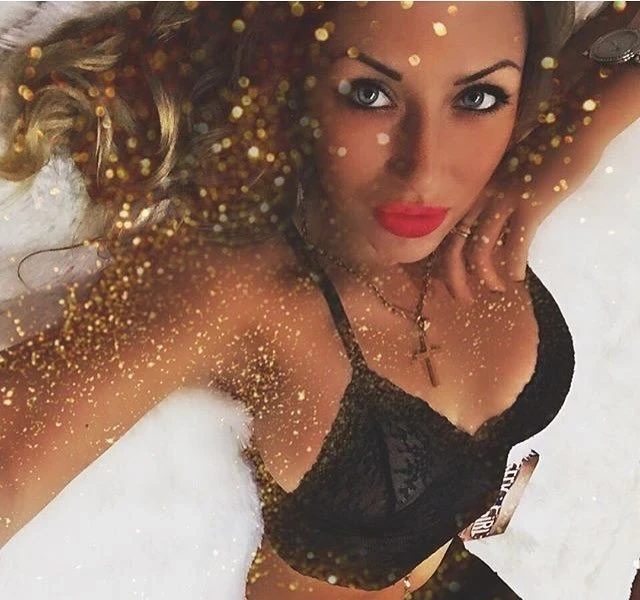 Hot Babes with Seductive Curves to Satisfy Every Taste