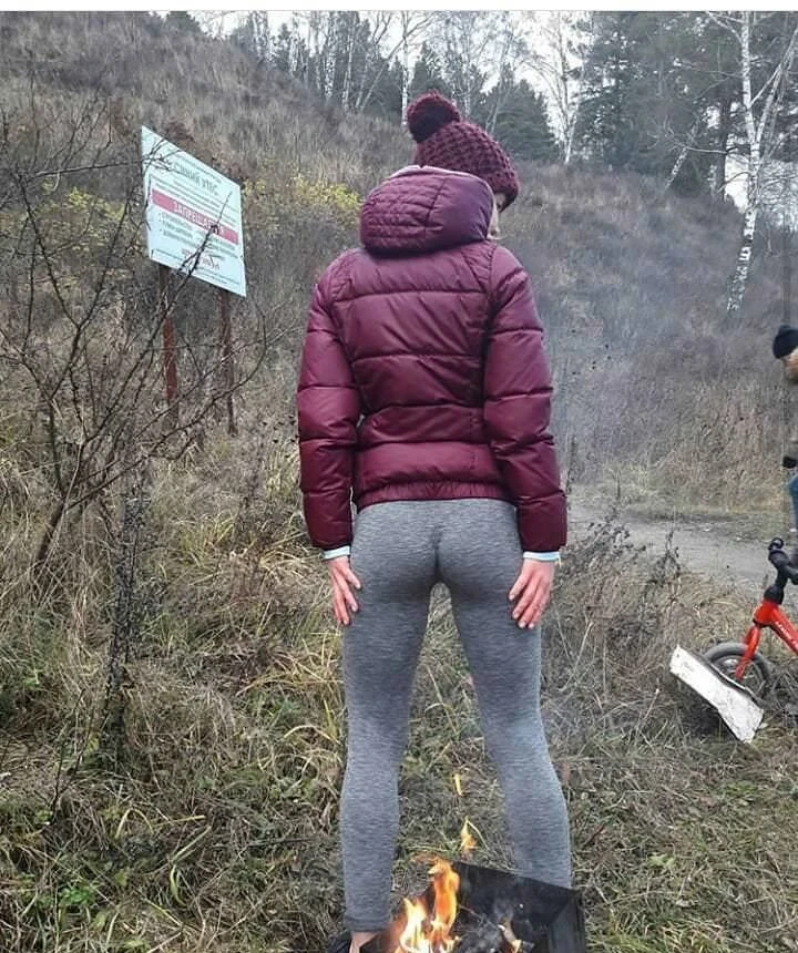 Hot Yoga Babes in Tight Pants: Seductive Beauties in Stretchy Leggings