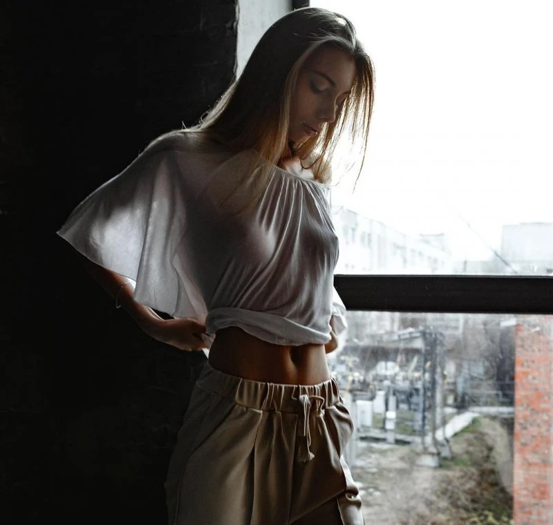 Seductive Beauties at Dawn: Sensual Women in the Morning