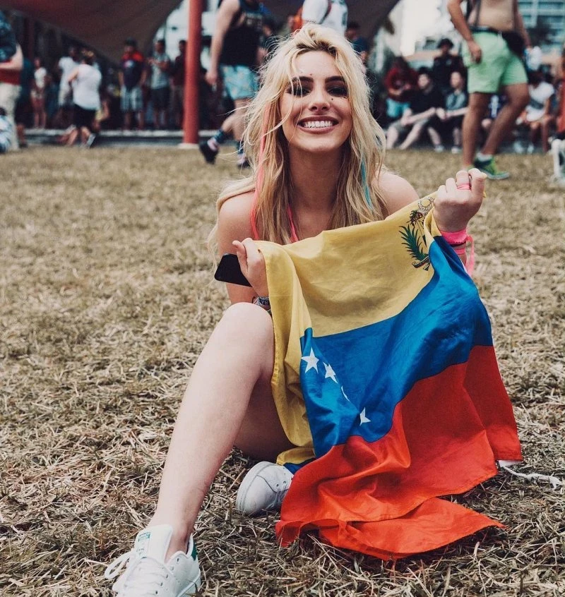 Venezuelan Bombshell Lele Pons: Phenomenally Popular Blonde Beauty