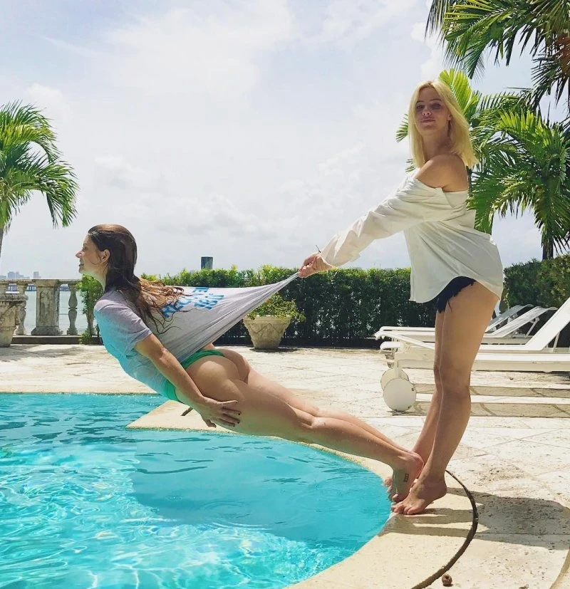 Venezuelan Bombshell Lele Pons: Phenomenally Popular Blonde Beauty