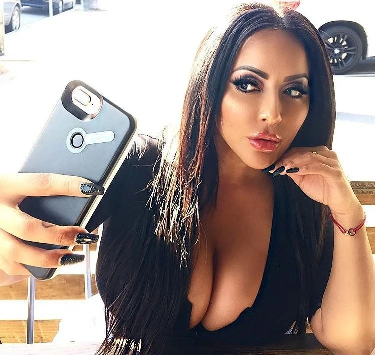 Stunning Busty Babes: Explicit Photos of Beautiful Girls with Voluptuous Busts