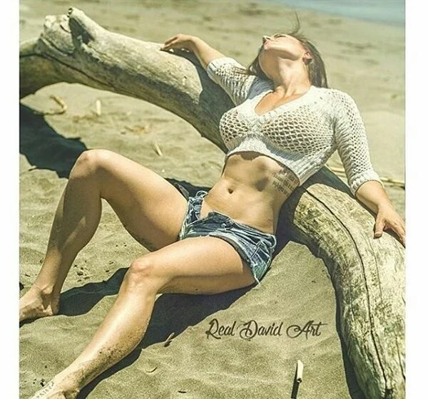 Hot Athletic Babes with Strong Legs: Sexy Sports Girls in Action