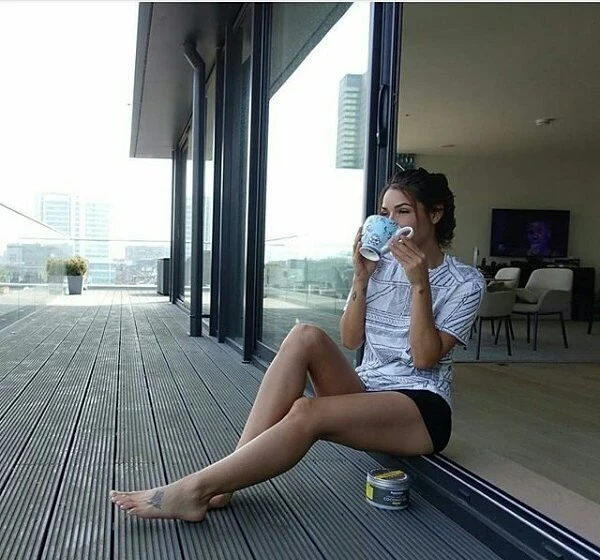 Hot Athletic Babes with Strong Legs: Sexy Sports Girls in Action