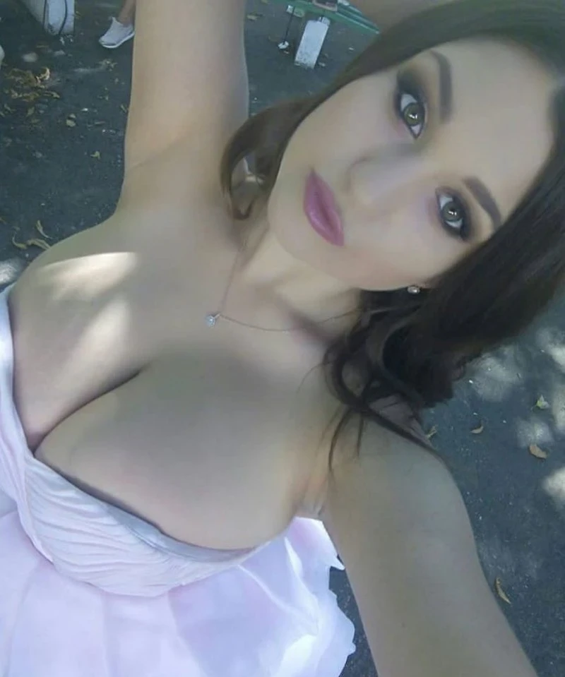 Voluptuous Cleavage: Tempting Sight of Busty Girls