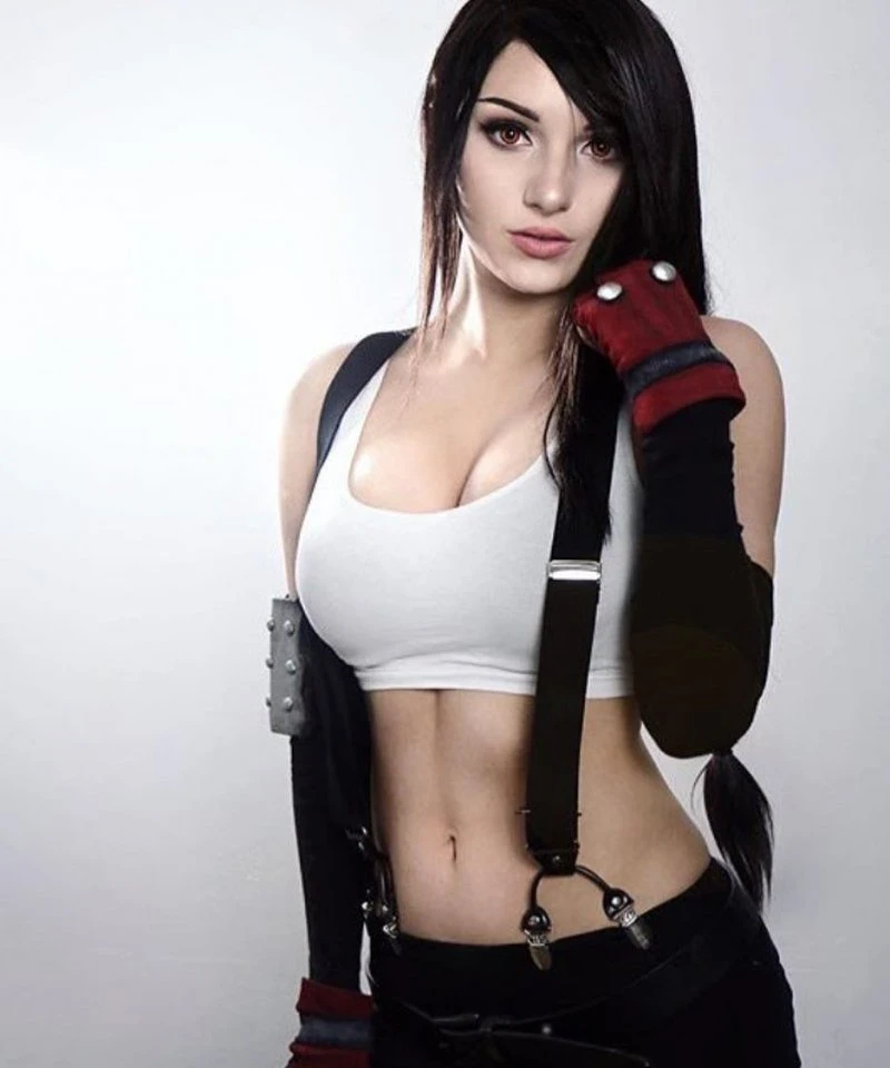 Seductive Busty Cosplay Girls: Exquisite Temptation!