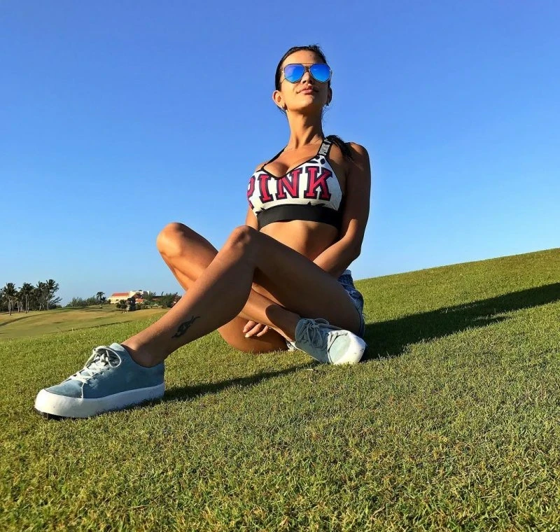 Slim and Gorgeous Athletic Girls: Hot and Fit Babes in Action!