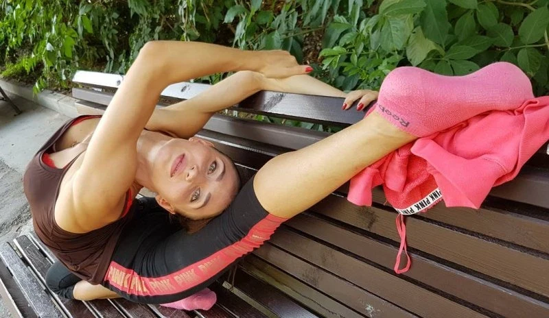 Flexible Cuties in Explicit Poses: Mind-Blowing Flexibility