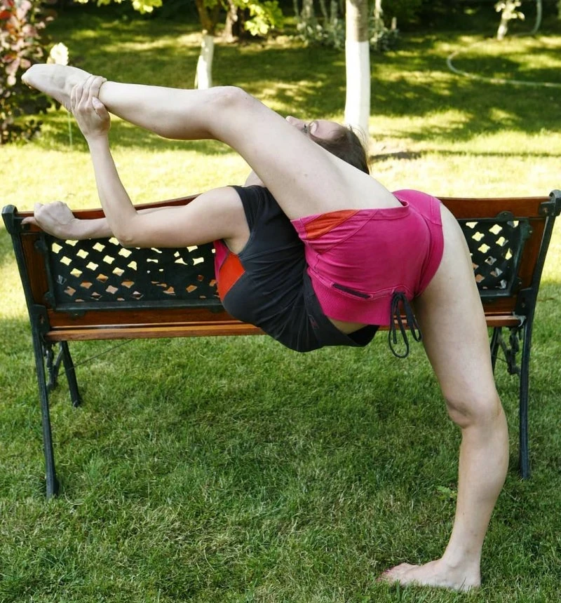 Flexible Cuties in Explicit Poses: Mind-Blowing Flexibility