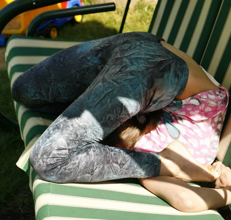 Flexible Cuties in Explicit Poses: Mind-Blowing Flexibility