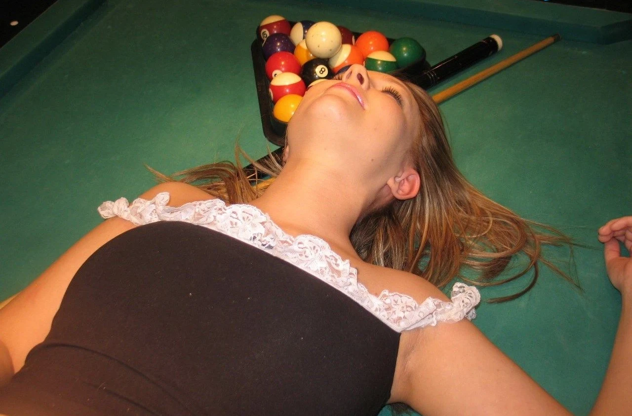 Anna Masturbates on Pool Table - Amateur Porn Photo Shoot