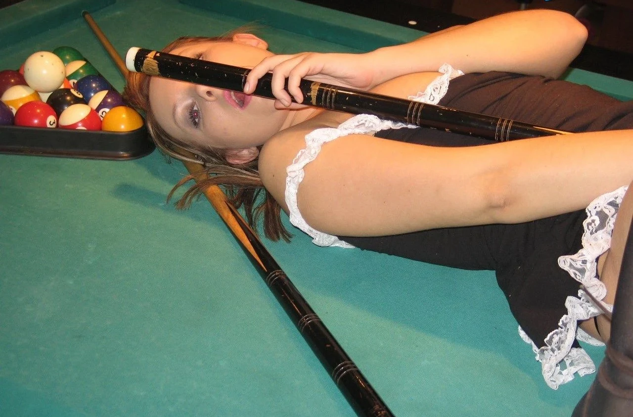 Anna Masturbates on Pool Table - Amateur Porn Photo Shoot