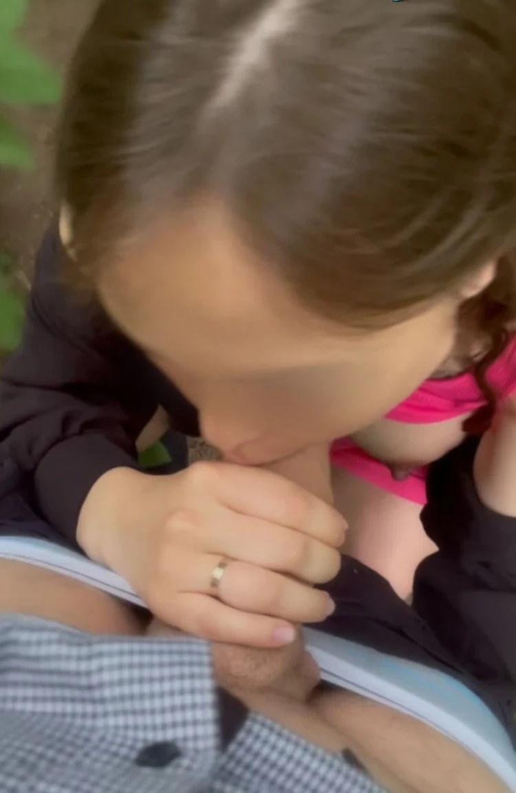 Pregnant Slut Amateur Porn Pics: Explicit and Raw Pregnant Whore Exposed