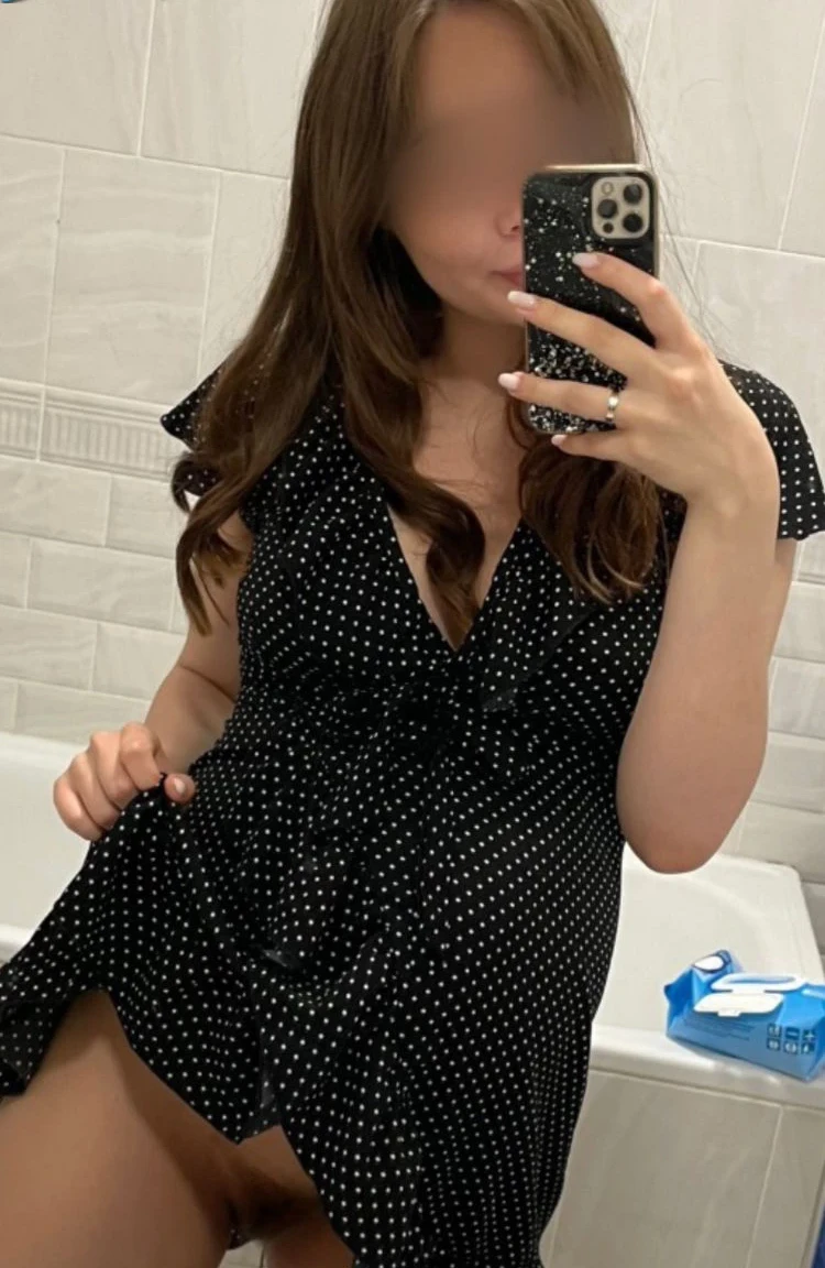 Pregnant Slut Amateur Porn Pics: Explicit and Raw Pregnant Whore Exposed