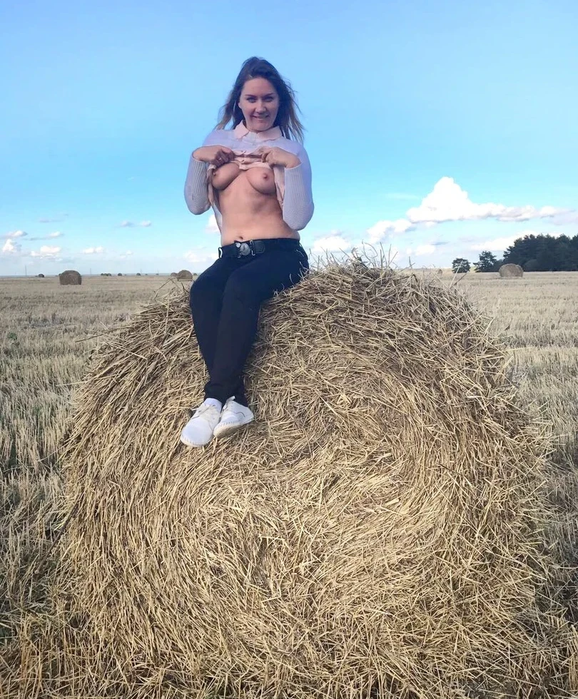 Blonde Sucks and Licks Balls - Explicit Amateur Porn Photo