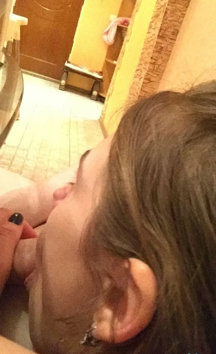 Omsk Slut Dasha Amateur Porn Pics - Explicit Homemade XXX Content