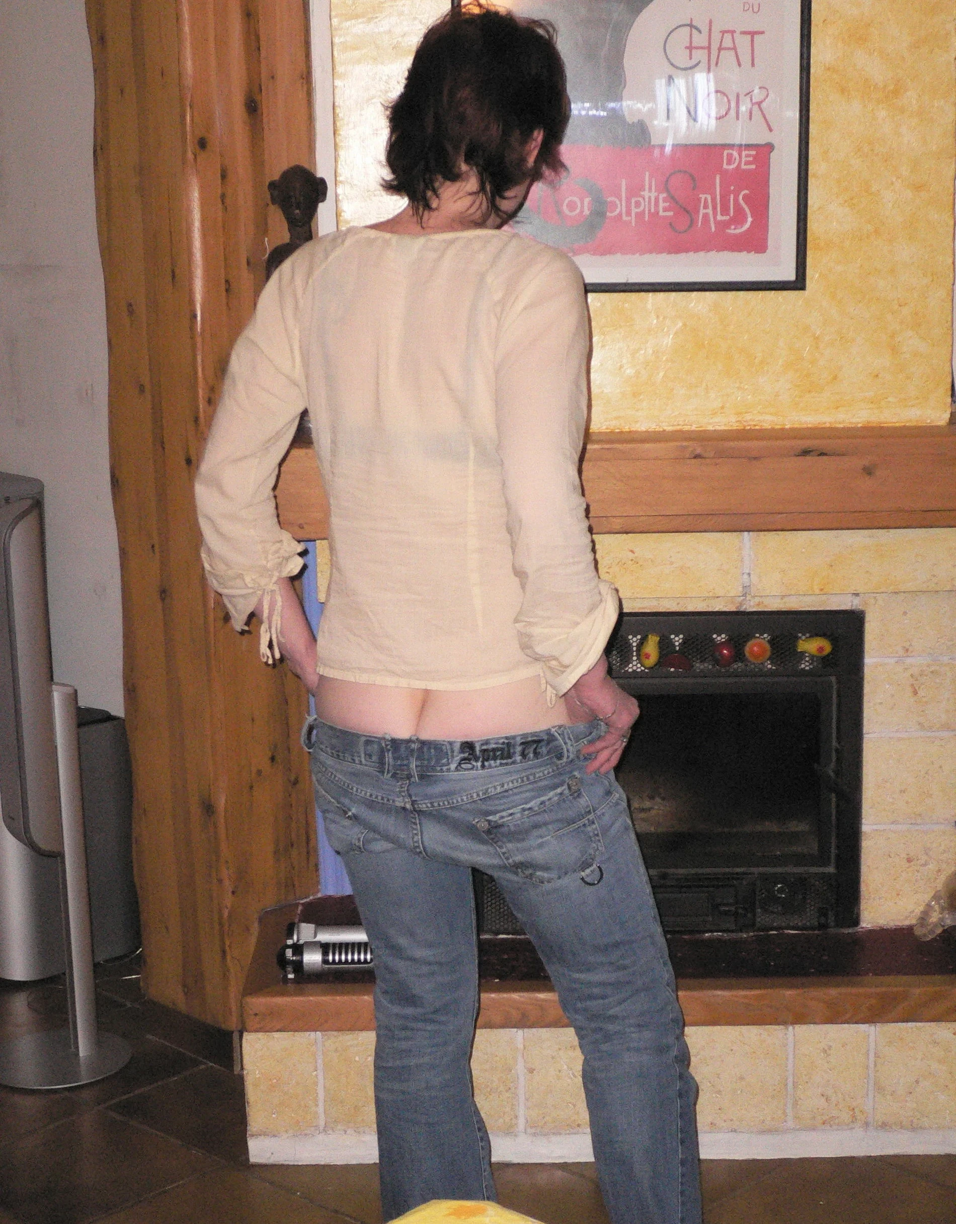 Sexy Girl Giving Blowjob: Amateur Porn Photo with Explicit Oral Sex Action