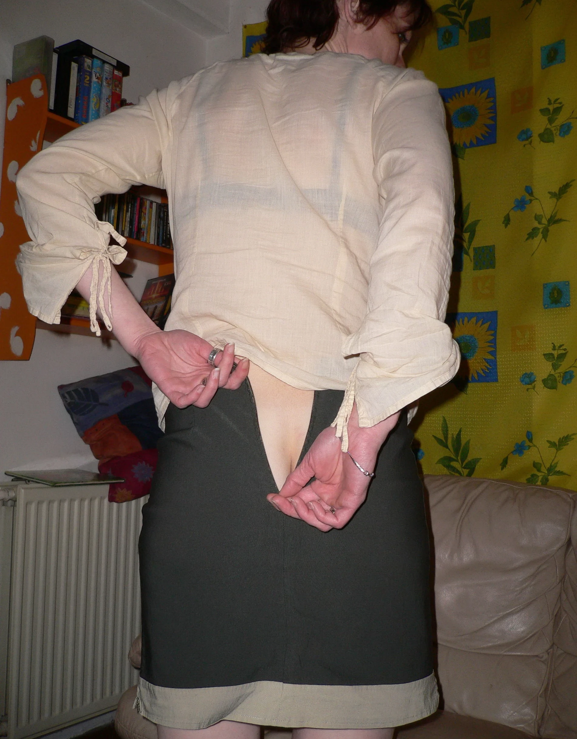 Sexy Girl Giving Blowjob: Amateur Porn Photo with Explicit Oral Sex Action