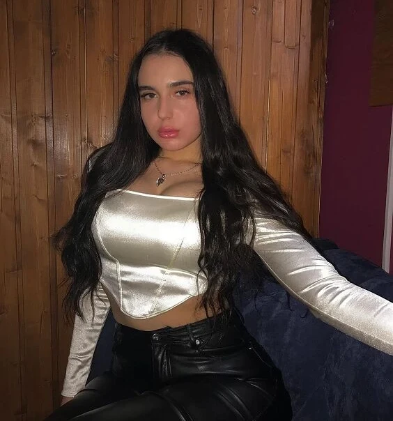 Amateur Slut Sucks Cock and Gets Fucked - Explicit Blowjob and Hardcore Sex